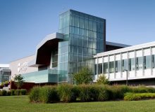 کاهش ظرفیت کالج‌های انتاریو برای دانشجویان بین‌المللی 