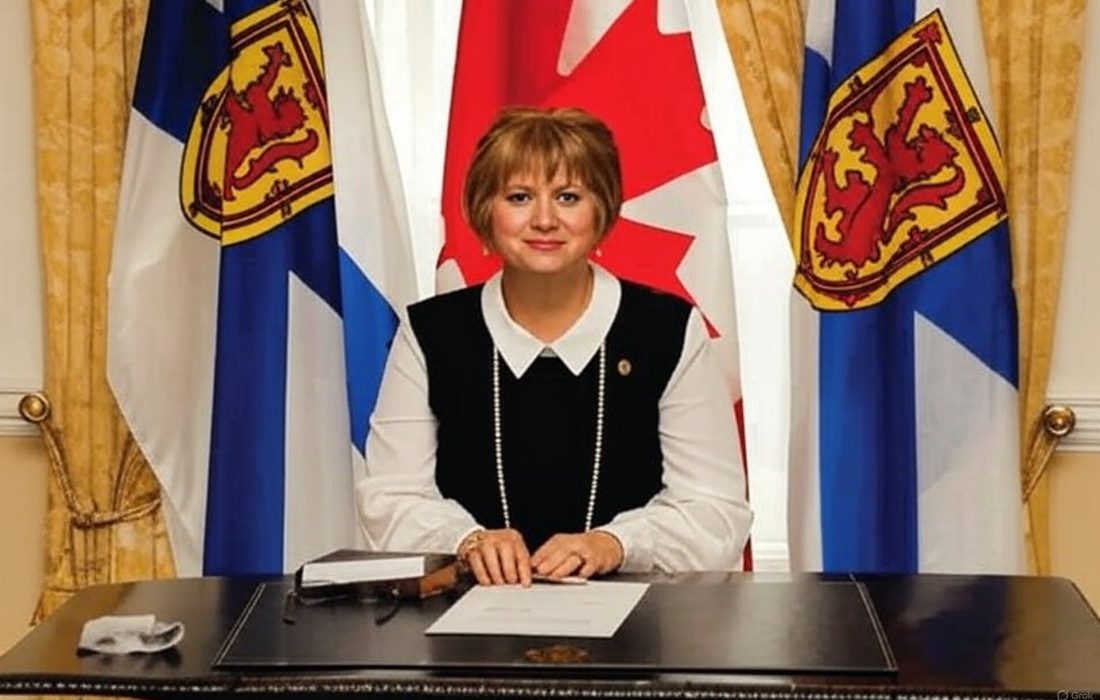 سوابق سیاسی و مهاجرتی لنا دیاب، وزیر مهاجرت کانادا